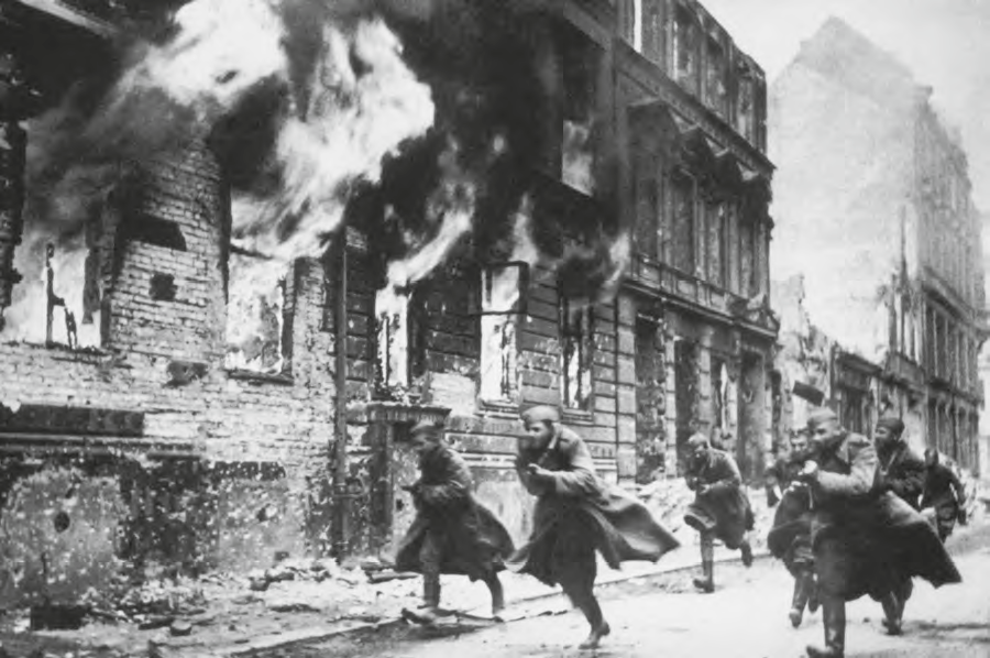 Бои на улицах Берлина. Апрель 1945 г.