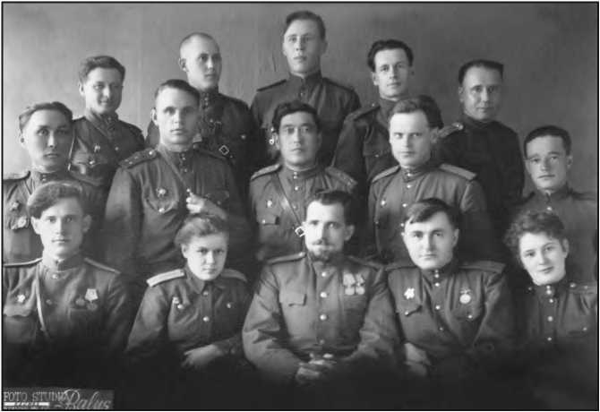 Сотрудники ОКР «Смерш 158-й стрелковой дивизии. г. Каунас. 1944 г.