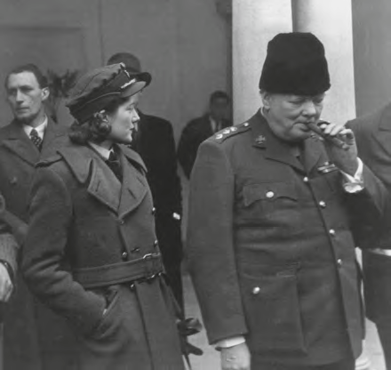 Ялтинская конференция. Черчилль и его дочь Сара перед отъездом с Южного берега Крыма. 1945 г.