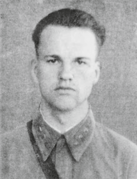 А.И. Козлов в форме старшего лейтенанта Красной Армии. (1942 - 1943 г.)
