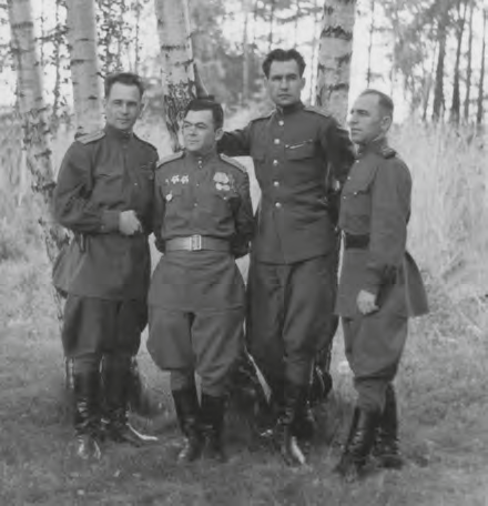 Контрразведчики ОКР «Смерш» 5-й Ударной армии. м. Олимпишесдорф близ Берлина. Май 1945 г.