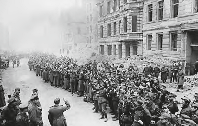 Берлин после капитуляции. 1945 г.