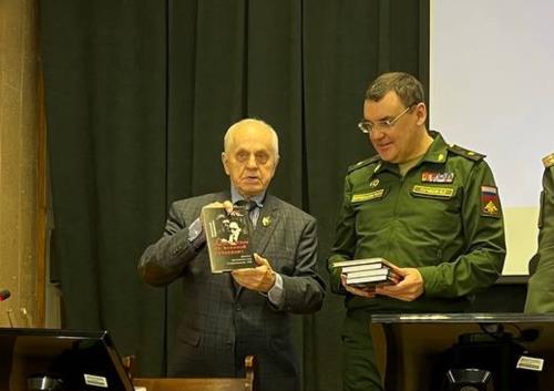 Москва Официальное мероприятие  Встреча сотрудников УФСБ России по МВО  с полковником в отставке Терещенко А.С.