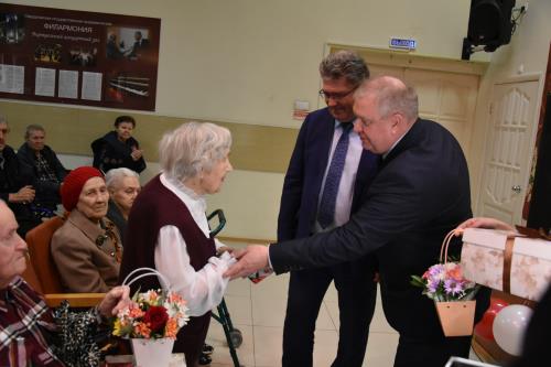 Екатеринбург Официальное мероприятие  Вручение юбилейной медали