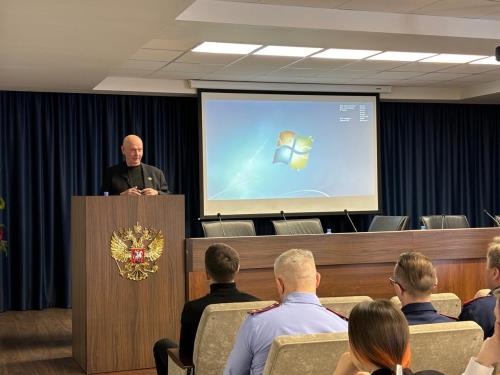 Екатеринбург Официальное мероприятие  Выступление ветерана военной контрразведки 