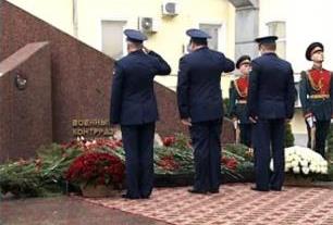 06.05.2014 Москва К монументу военным контрразведчикам возложили цветы накануне Дня Победы