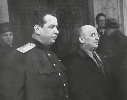 С.Н. Круглов и Л.П. Берия, ответственные за обеспечение безопасности Ялтинской конференции. 1945 г.